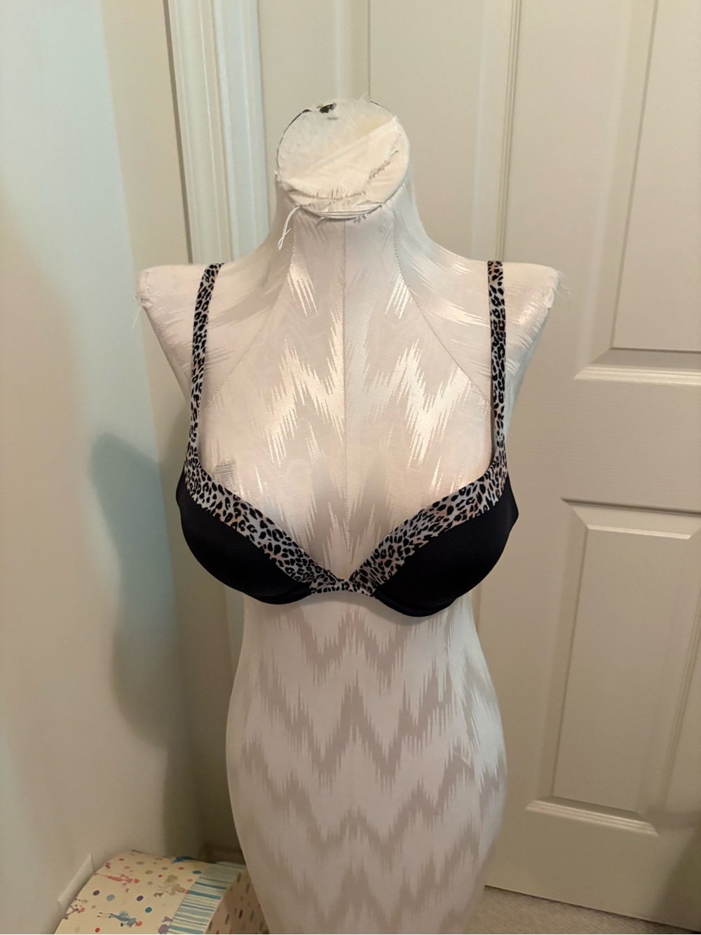 Black Leopard Trim Push-Up Bra - Women Intimates 34B not sure worn
